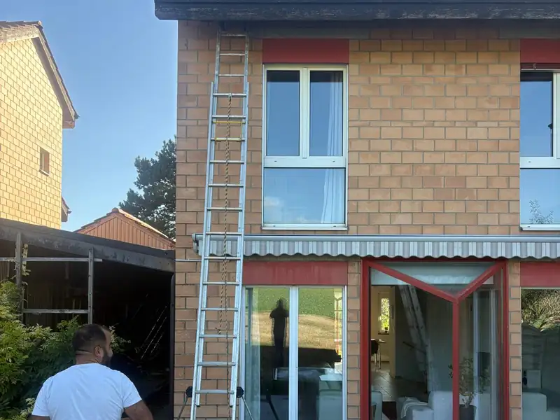 Nettoyage et traitement d'une villa — chantier LT Couverture